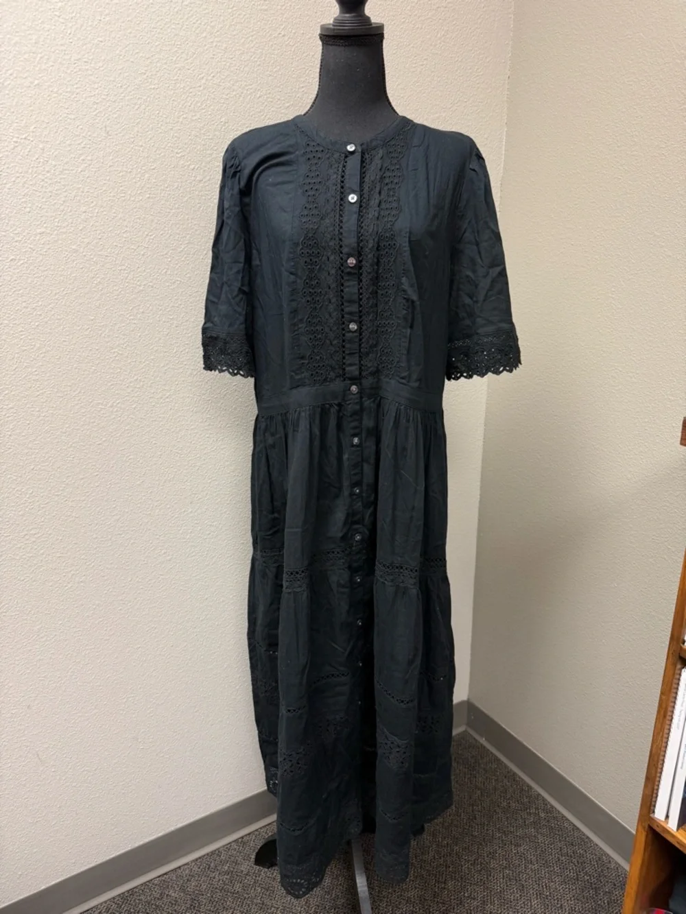 GAP Black Eyelet Lace Midi Dress Button Front Cottagecore Boho XL Chic Style - Picture 2 of 9